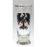 Patriotisches Bierglas mit emailliertem Adler, Ende 19. Jh., 1/4 Liter, Goldrand berieben, H. 15,5