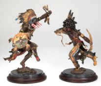 2 Bronze-Indianerfiguren "Der Geist des Raben" und "Der Geist des Feuervogels", entworfen von Rober