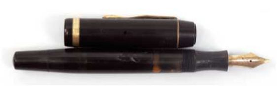 Montblanc Kolbenfüller, 40er Jahre, 234 1/2 G, 585er Goldfeder, geschwärztes Kunststoffgehäuse mit 