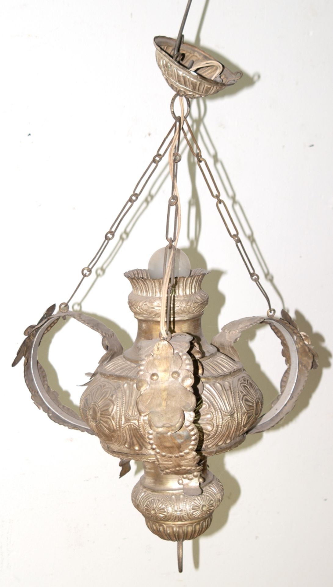 Barock-Lampe, 18. Jh., Kirchenampel, Messing versilbert, Balusterform mit gedrücktem, ornamentalem 