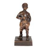 Bronze-Figur "Barfüßiger Junge mit Zigarette", auf Sockel monogr. "HC 1918-"braun patiniert, H. 20,
