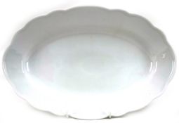 Platte, oval, Hutschenreuther, weiß, gewellter Rand, L. 38,5 cm
