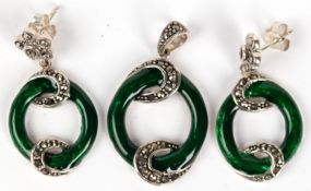 Set aus Ohrringen und Anhänger, 925er Silber, grün emailliert (Guilloche), Markasitenbesatz