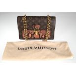 Louis-Vuitton-Tasche, limitierte Edition, Tasche mit berühmtem Logo, mittig mit Rose Bruyere Pytho