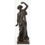 Bronze-Figur "Kastagnettenspielerin im antiken Gewand", braun patiniert, auf rechteckiger Plinthe,