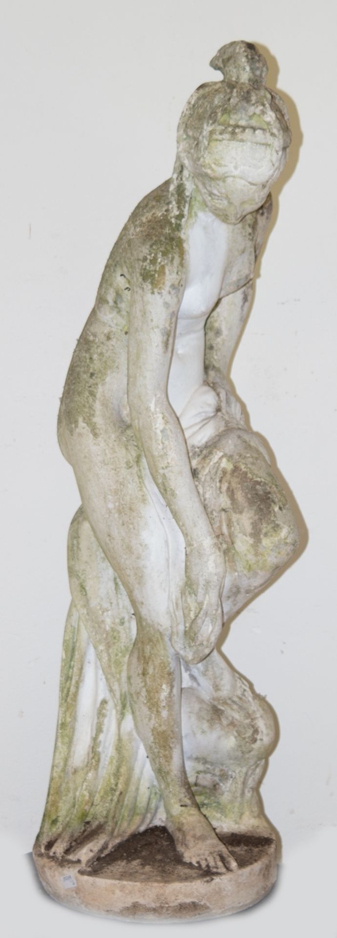 Gartenfigur "Nymphe", Steinguß, Witterungsspuren, H. 107 cm