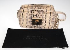 Versace-Crossbody/Shoulder-Bag Versace Medusa, aus hellem mit schwarz gemustertem Schlangenleder  u