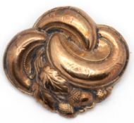 Biedermeier-Brosche, Knotenform mit Eicheldekor, Schaumgold, etwas gedellt, 3,8x4,3 cm
