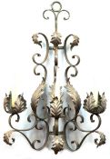 Wand-Kerzenhalter, 3-kerzig, Metall grau/gold gefaßt, gebogene Leuchterarme mit reicher Akanthusbla