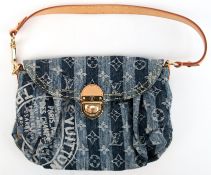 Louis-Vuitton-Tasche "Mini Pleaty Raye", mit Monogramm, Textil/ Leder, mit Messingapplikationen, in