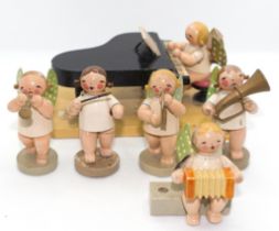 6 Weihnachtsengel mit Musikinstrumenten, Wendt und Kühn, Grünhainichen, 1930-1948, Holz bemalt, z.T