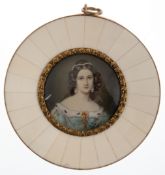 Miniatur "Porträt der Charlotte v. Hagn", Malerei auf Beinplatte, im runden Beinrahmen, Ges.-Dm. 10