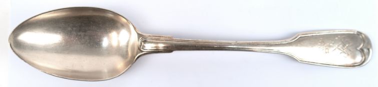 Großer Vorlegelöffel, 750er Silber, Augsburger Faden, mit bekröntem Monogramm, 141 g, L. 27,5 cm