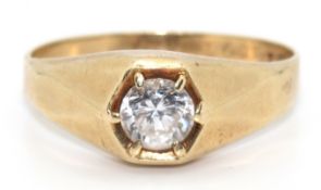 Brillant-Ring, 585er GG, Solitär von ca. 0,45 ct., vsi, in sich verbreiternder, gekanteter Schiene,