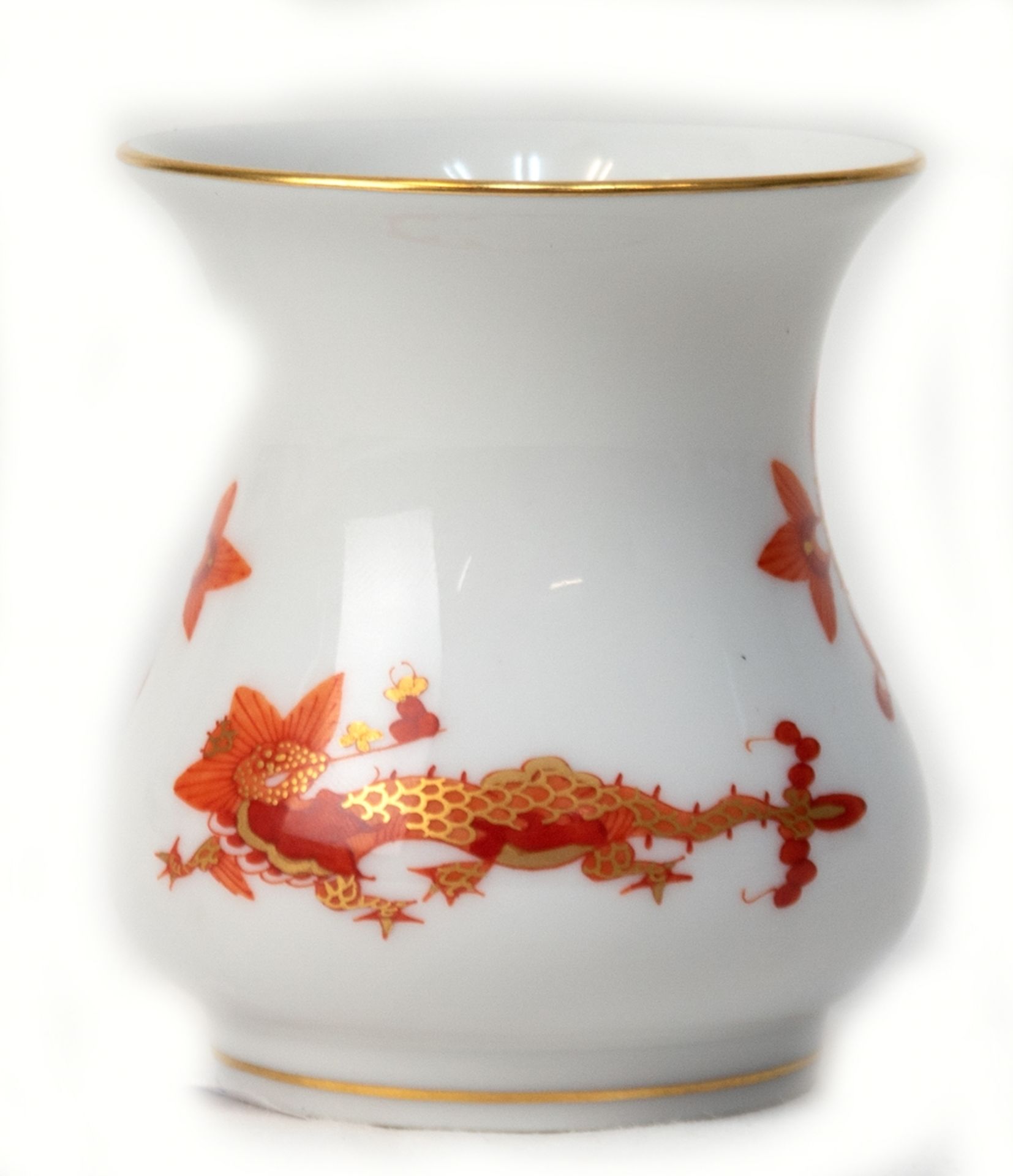 Kleine Meissen-Vase, Balusterform, Reicher Drache korallenrot, goldschattiert, mit Goldrand, 1. Wah