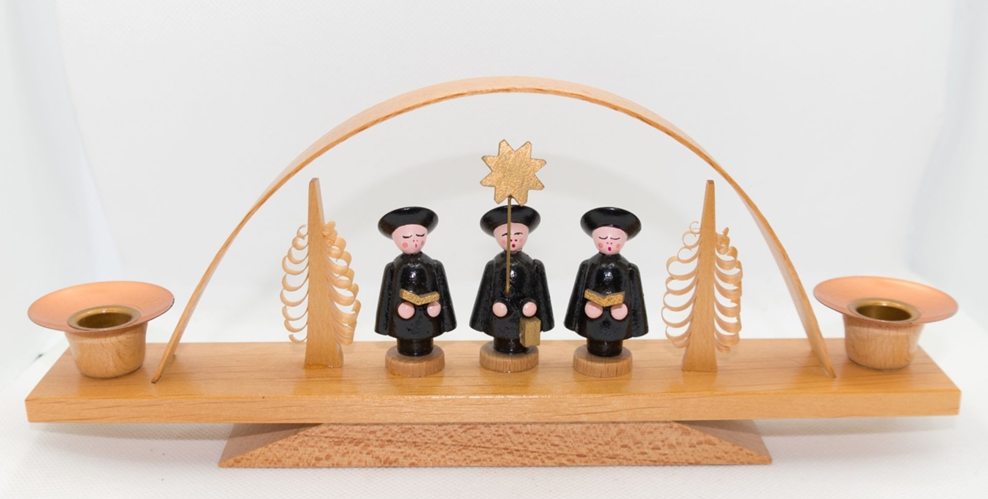 Weihnachtsfigur aus dem Erzgebirge, Schwibbogen mit Kurrende, 1980er Jahre, Holz handbemalt, 10x24x