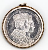 Münz-Brosche, Silber, mit Krönungsthaler 1861 mit Wilhelm König und Augusta Königin v. Preussen, au