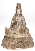 Buddha-Figur "Kwan Yin- Göttin der Gnade und des Mitgefühls", 20. Jh., Metall, silberfarben gefasst