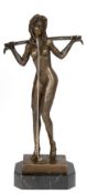 Bronze-Figur "Stehende erotische Frau mit Fesseln und Silberkette", Nachguß, braun patiniert, auf S