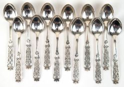12 Mokkalöffel, 830er Silber, Schweden, durchbrochener Stiel mit Blütendekor und Krone, ges. 120 g,