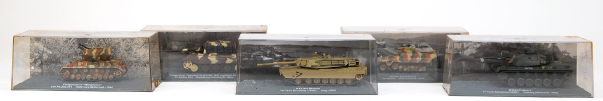 5 Modell-Panzer in Originalverpackung, dabei M48A3 Patton 2, Flakpanzer IV "Wirbelwind", M1A1 HA Ab