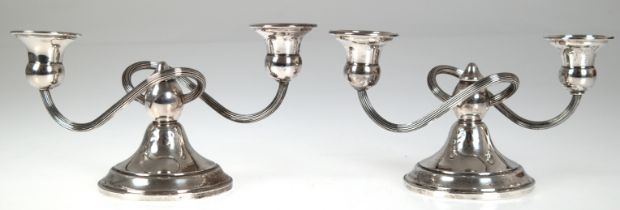 Paar Leuchter, punziert "Crown“ Sterling Weighted 152, zus. ca. 902 g, Breite ca. 20 cm, Höhe ca. 1