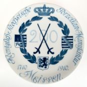 Meissen-Jubiläumsteller "Koeniglich Saechsische Porzellan-Manufaktur Meissen 1710-1910", mit Blauma