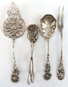 4 Vorlegeteile, 800er Silber, Hildesheimer Rose, dabei Gebäckzange, Tortenheber, Sahnelöffel und Au