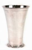 Vase, Schweden 1945, GAB, Silber, punziert, 305 g, runder Stand mit Stabfries, H. 18 cm