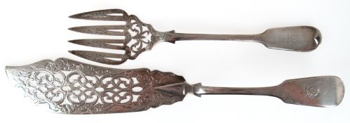 2 Vorlegeteile, 925er Silber, England, London 1854, Meisterpunze "ML", Spatenmuster, Griff mit Loge