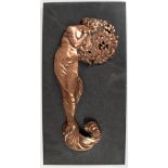 Steinplatte mit Kupfer-Applikation im Jugendstil "Junge schlafende Frau", ges. 1x32x16 cm
