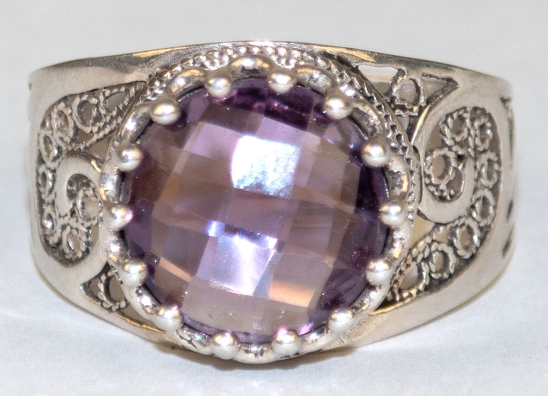 Ring, 925er Silber mit rund facettiertem Amethyst, ges. 6 g, RG 67