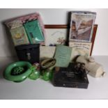 Assorted vintage curiosities. Shipping Group (A).