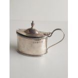 Silver lidded mustard pot with blue glass liner, nett silver weight 99.1g. Hallmark for