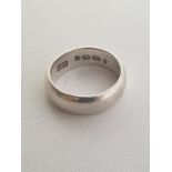 Silver wedding band, hallmark for Birmingham. Size: N. Weight: 6g. Shipping Group (A).