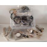 Very large quantity of assorted jewellery items. Shipping Group (B).