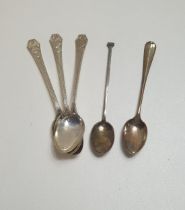 (5) silver teaspoons, 75g. Shipping Group (A).
