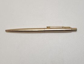 Rolled gold Parker pen. Shipping Group (A).