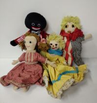 4 rag dolls. Shipping Group (A).