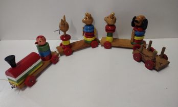 Vintage wooden pull-along childs train. Shipping Group (A).