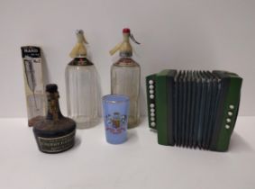 Selection of vintage items to include soda syphons. Collection only.