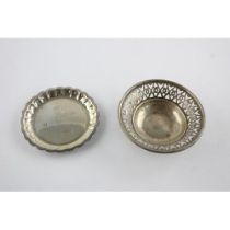 (2) Birmingham hallmarked silver dishes, 67g. Shipping Group (A).