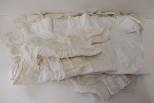 4 vintage infant christening gowns. Shipping Group (A).