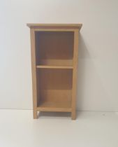 Light oak cupboard measuring H:95 x W:50 x D:34cm. Collection only.