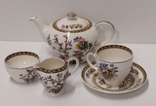 (5) pieces of 'Indian Tree' chinaware. Collection only.
