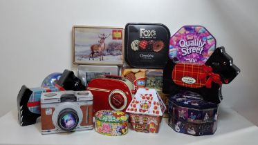 Quantity of assorted biscuit tins. Shipping Group (A).