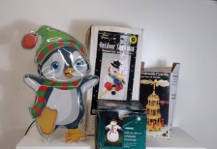 Christmas themed items. Shipping Group (B).