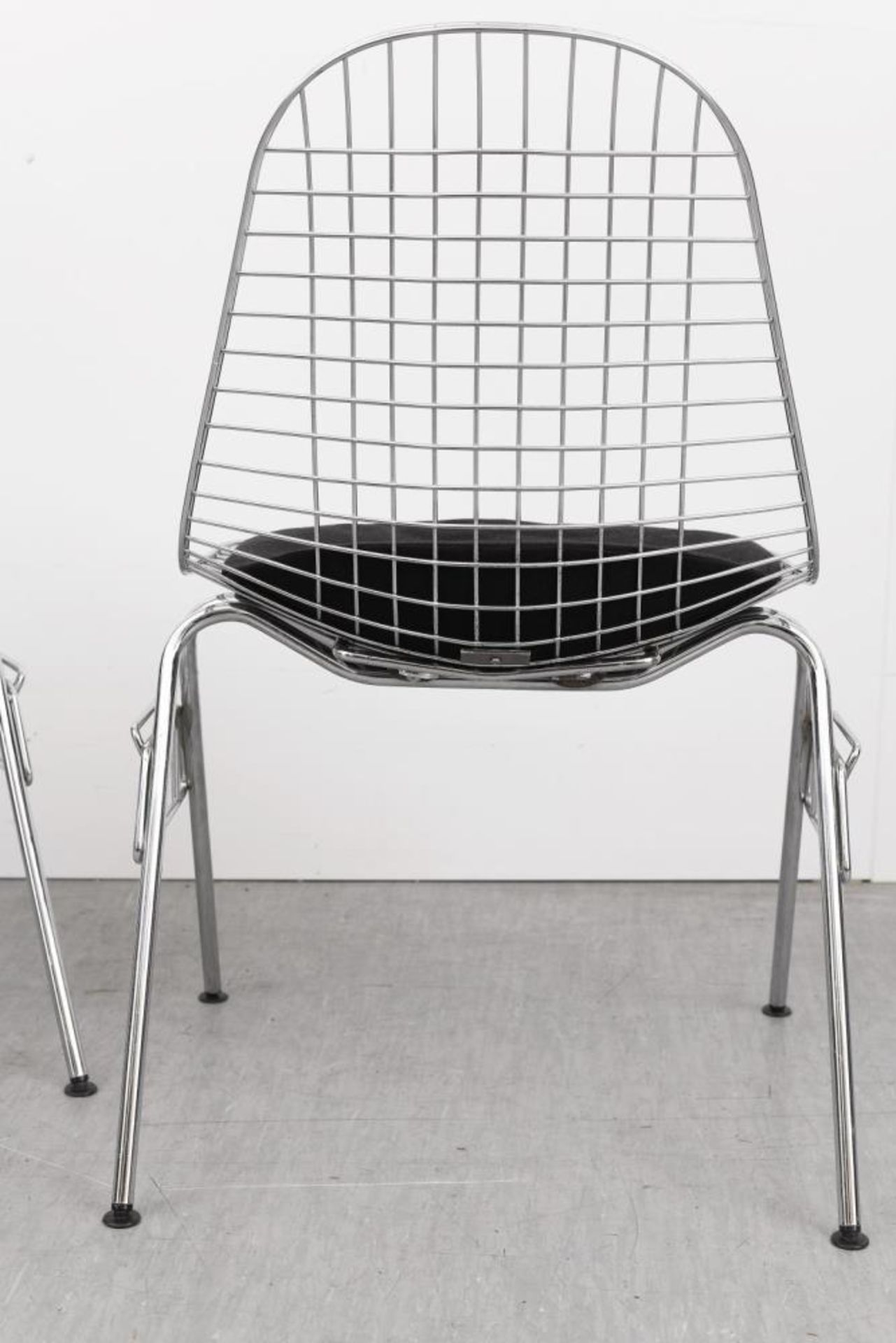 Ein Paar Wire Chairs DSS-N. Charles & Ray Eames (Entwurf), 20. Jh. | Metallgestell, Sitzauflage m... - Image 2 of 2