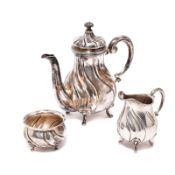 Kaffeekanne, Milchkännchen und Zuckerschale. Waldstetten, 20. Jh., Emil Hermann | Silber, tlw. in...
