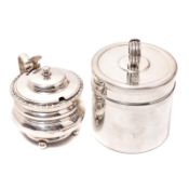 Dose und Salzfäßchen. London bzw. Schwäbisch Gmünd, Wilhelm Binder | Silber, einmal mit blauem Gl...